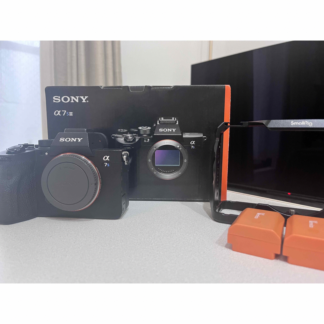 デジタル一眼SONY A7Siii (ゲージ、バッテリー2個)