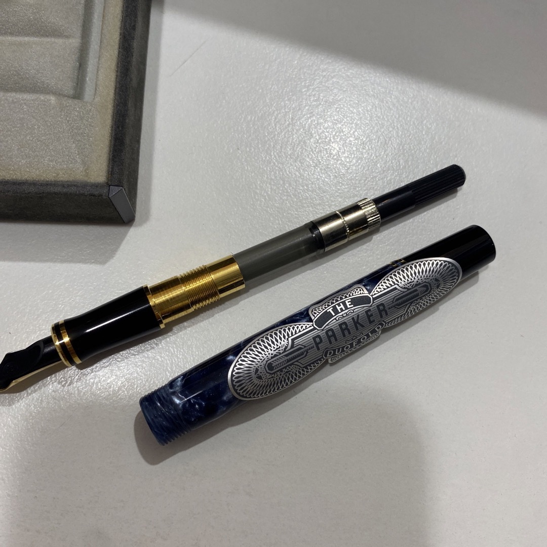 Parker(パーカー)の未使用品！ ☆PARKER☆ デュオフォールド 万年筆 マーブルブルー インテリア/住まい/日用品の文房具(ペン/マーカー)の商品写真