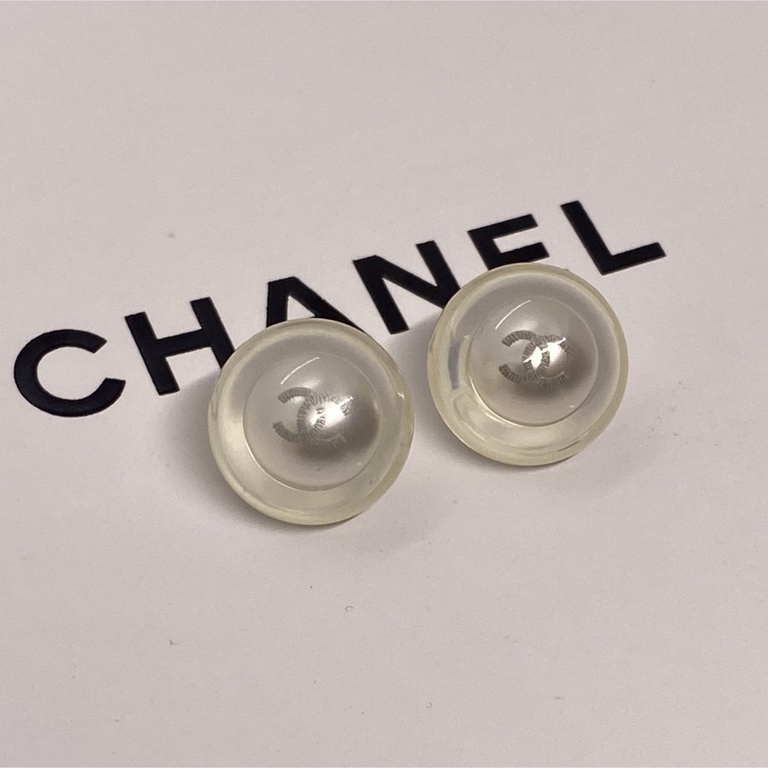 CHANEL(シャネル)の［正規品］CHANEL ヴィンテージ フェイクパール ボタン　セット ハンドメイドの素材/材料(各種パーツ)の商品写真