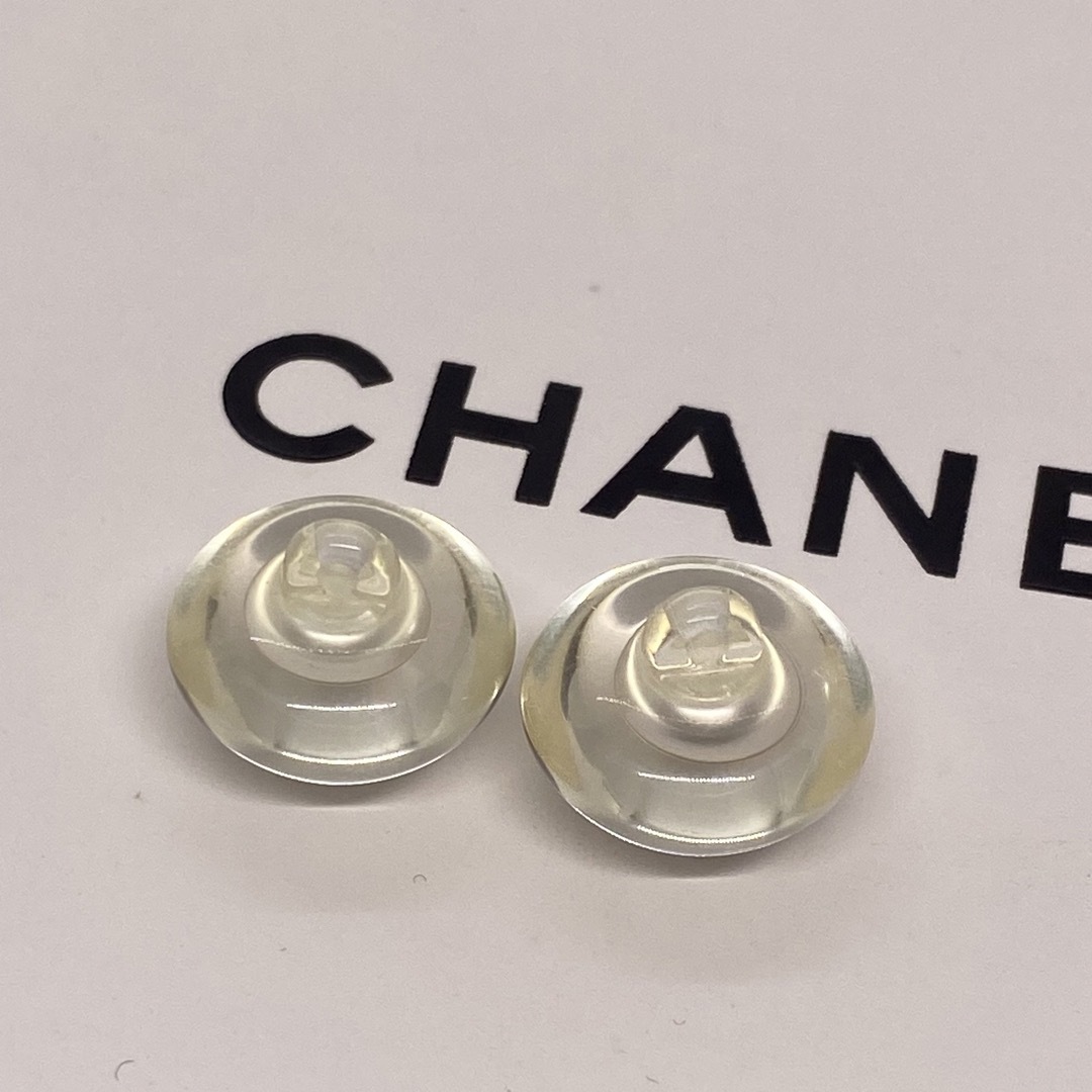 CHANEL(シャネル)の［正規品］CHANEL ヴィンテージ フェイクパール ボタン　セット ハンドメイドの素材/材料(各種パーツ)の商品写真