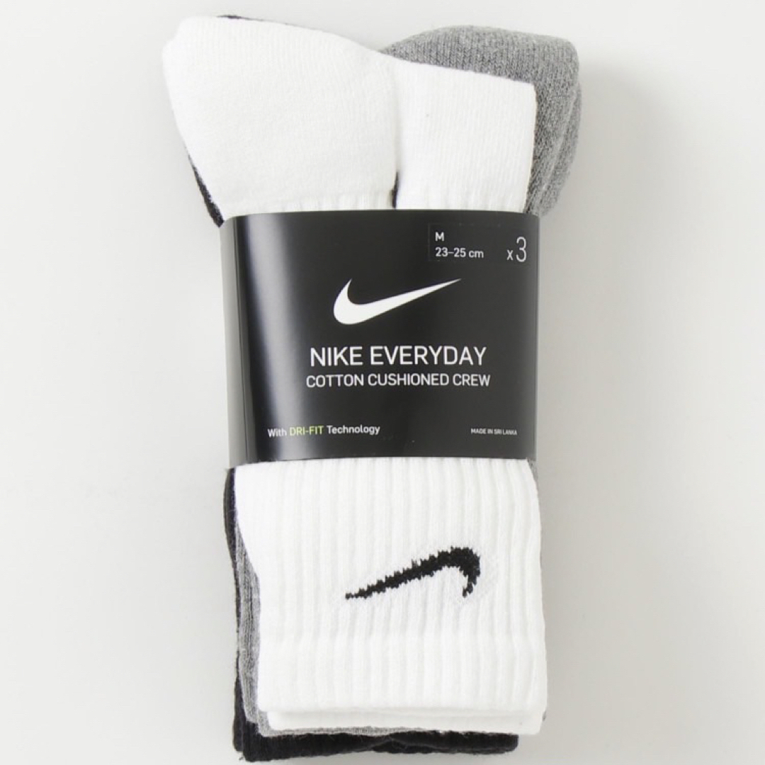 NIKE(ナイキ)の【NIKE】新品未使用 ナイキ クルーソックス 白 黒 グレー 23〜25cm レディースのレッグウェア(ソックス)の商品写真