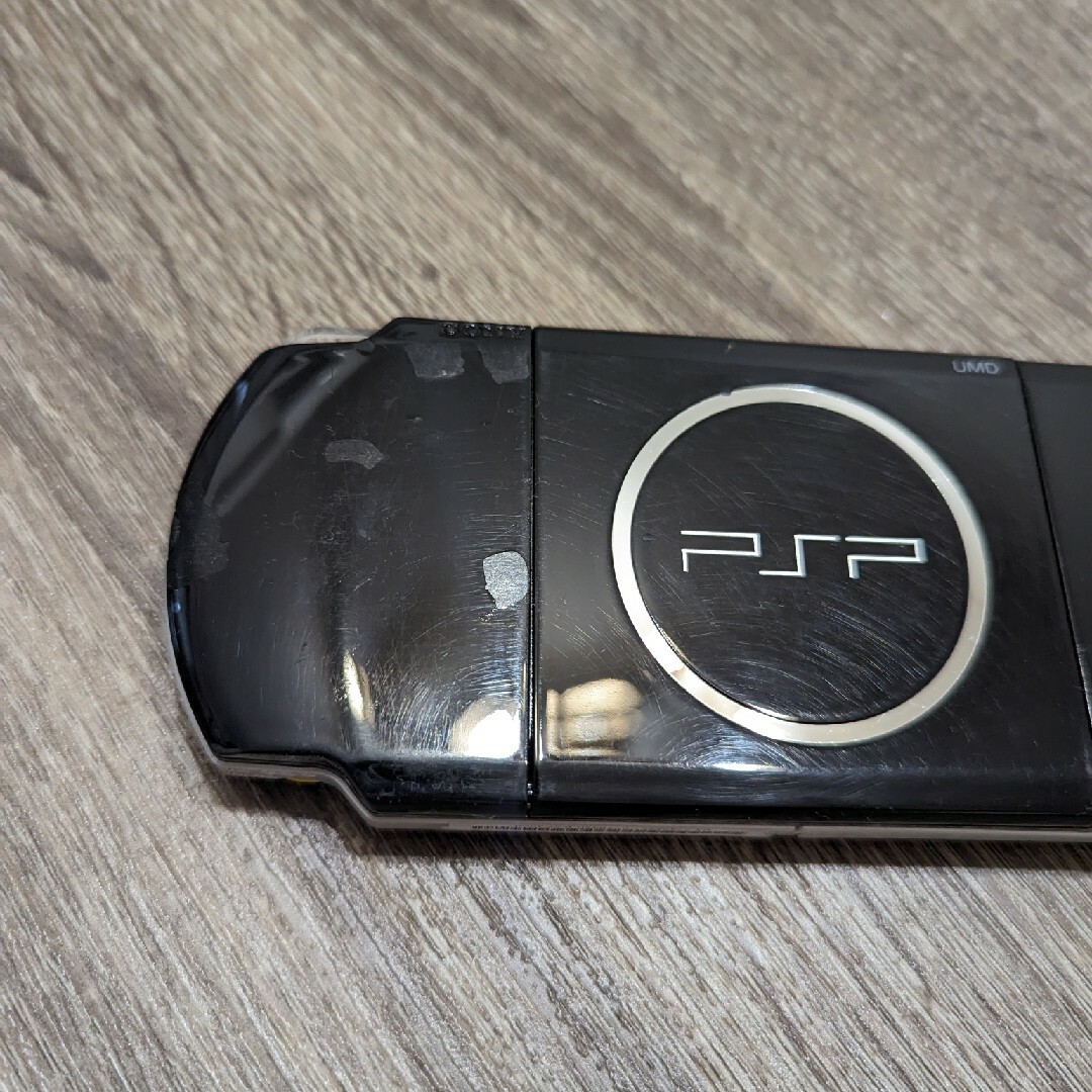 PlayStation Portable(プレイステーションポータブル)のPSP3000本体　ブラック エンタメ/ホビーのゲームソフト/ゲーム機本体(携帯用ゲーム機本体)の商品写真