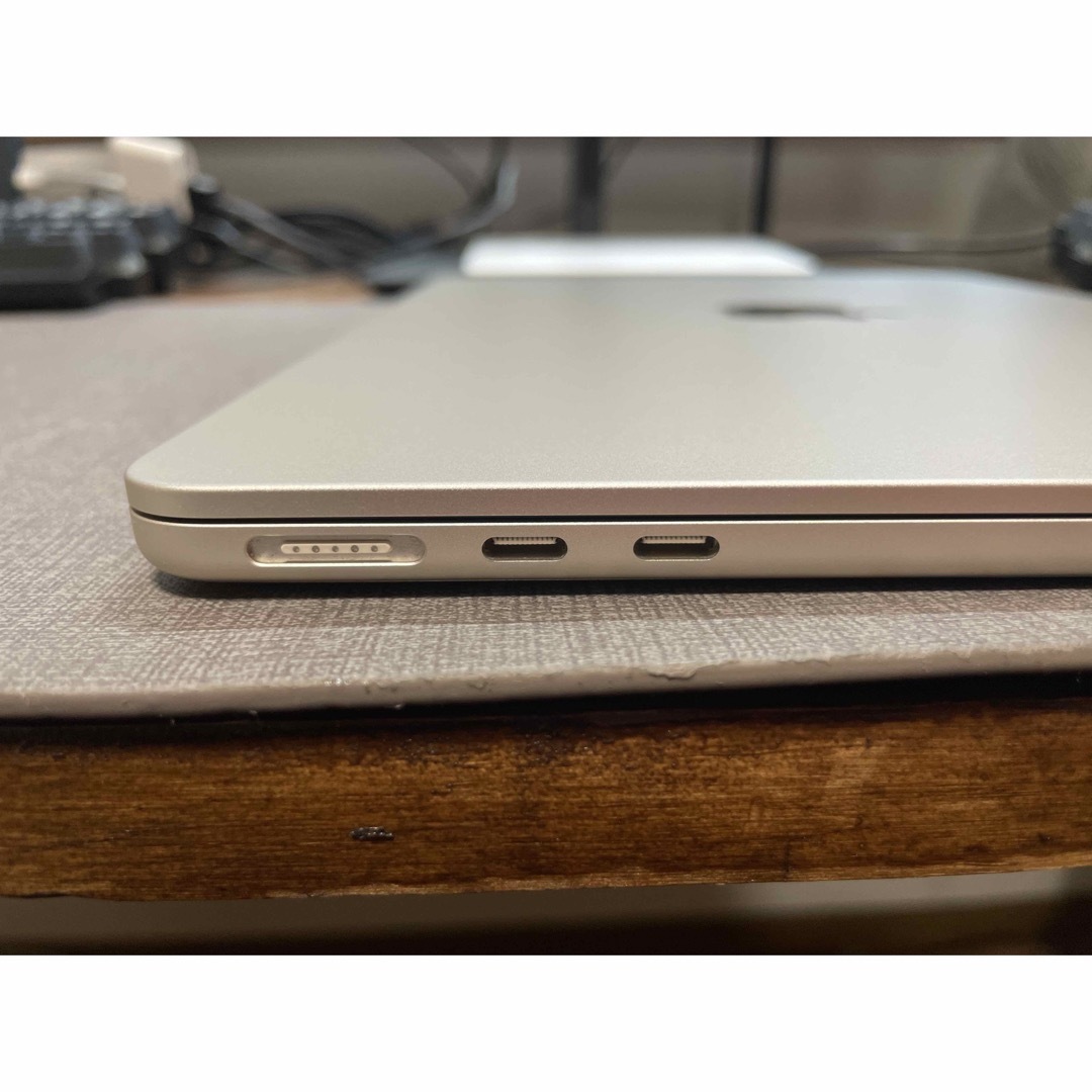 【美品】M2 MacbookAir スターライト　8GB/256GB