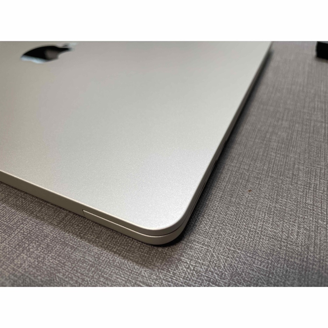 【美品】M2 MacbookAir スターライト　8GB/256GB