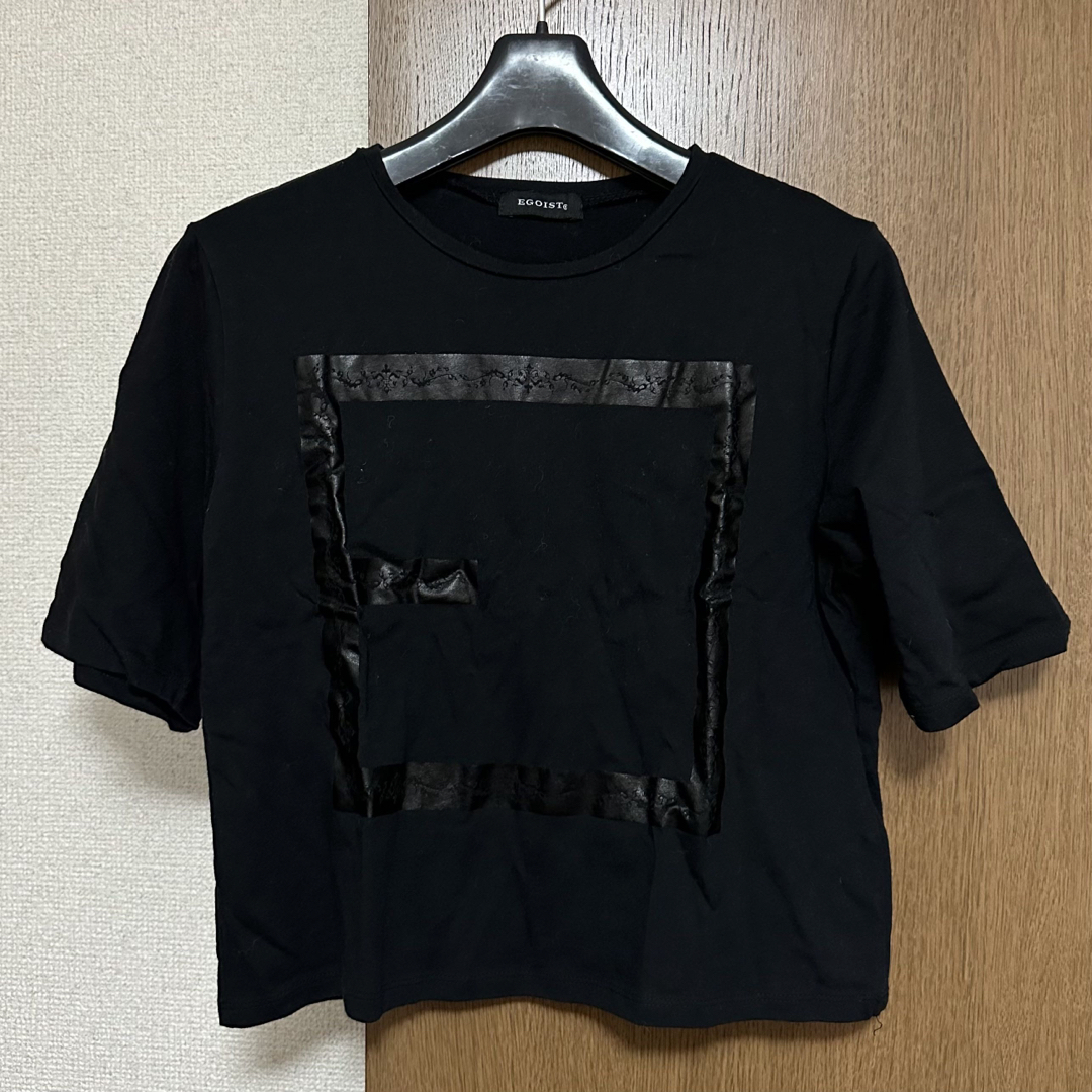 EGOIST(エゴイスト)のエゴイスト　クロップ丈Tシャツ レディースのトップス(Tシャツ(半袖/袖なし))の商品写真