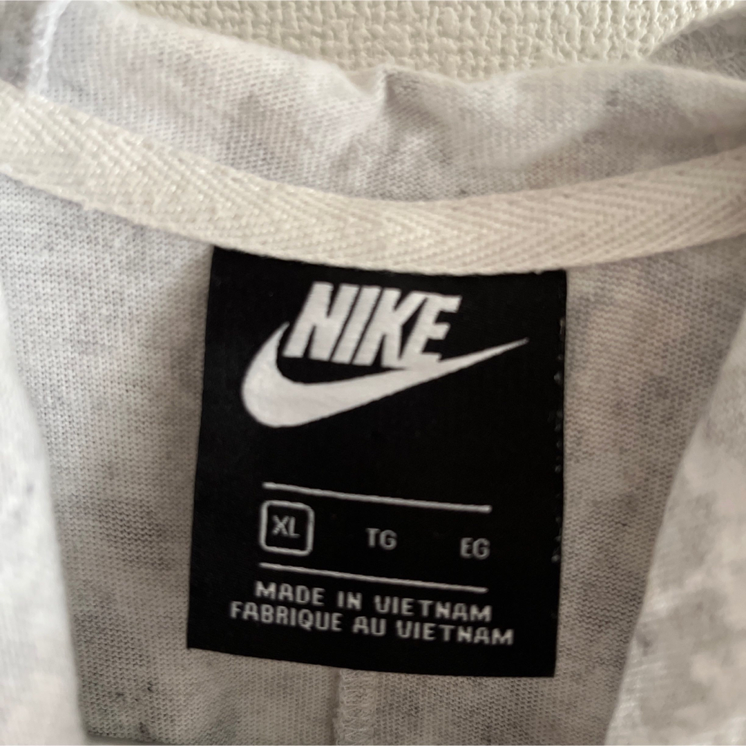 NIKE(ナイキ)のNIKE ナイキ　レディース　パーカー　ヒョウ柄　XL 　used 送料込み レディースのトップス(パーカー)の商品写真