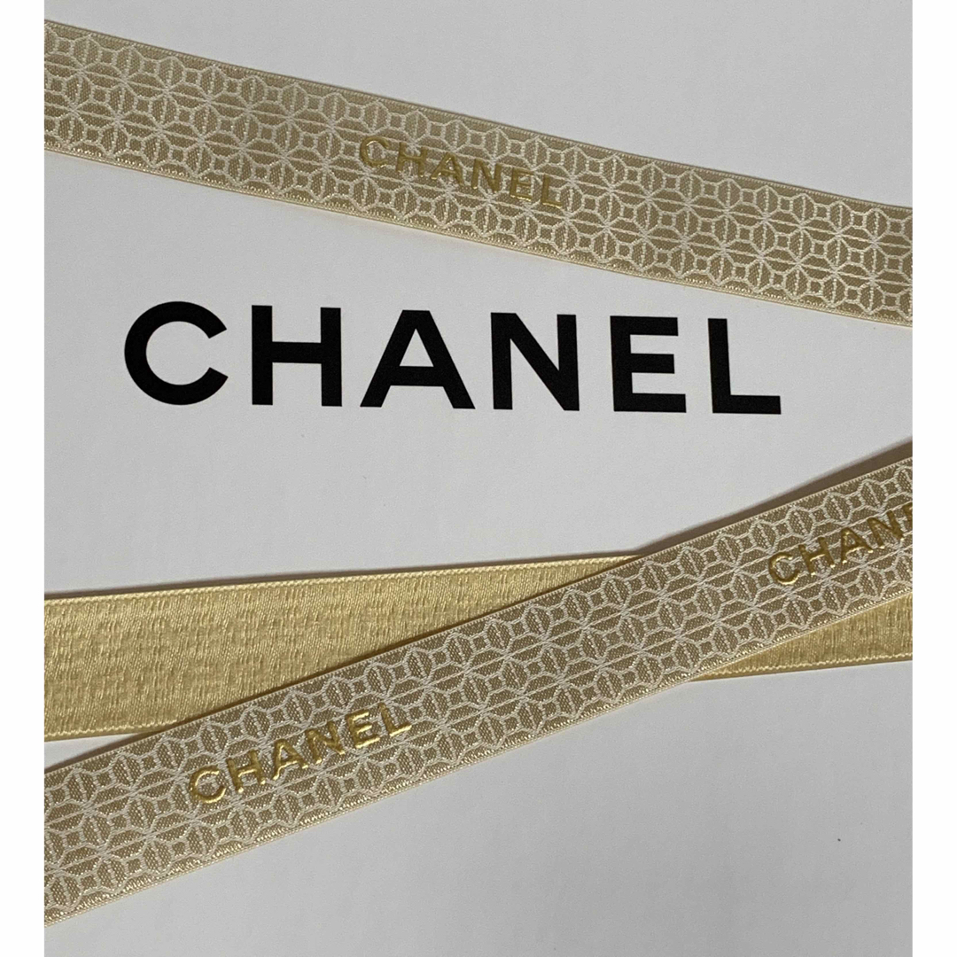 CHANEL(シャネル)のCHANEL ラッピング リボン GOLD 1m インテリア/住まい/日用品のオフィス用品(ラッピング/包装)の商品写真