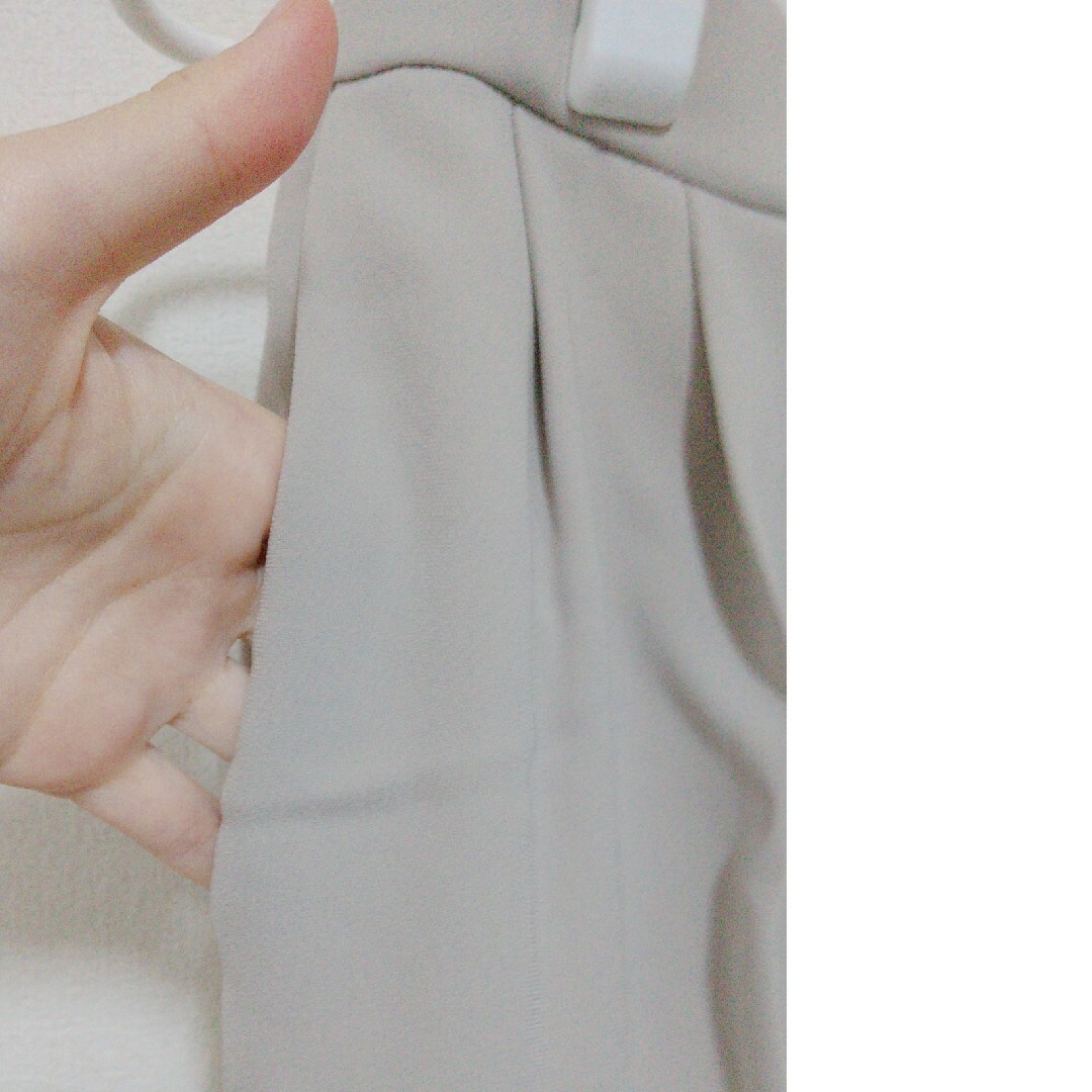 tiara(ティアラ)の【TIARA/ティアラ】裾絞りパンツ レディースのパンツ(クロップドパンツ)の商品写真