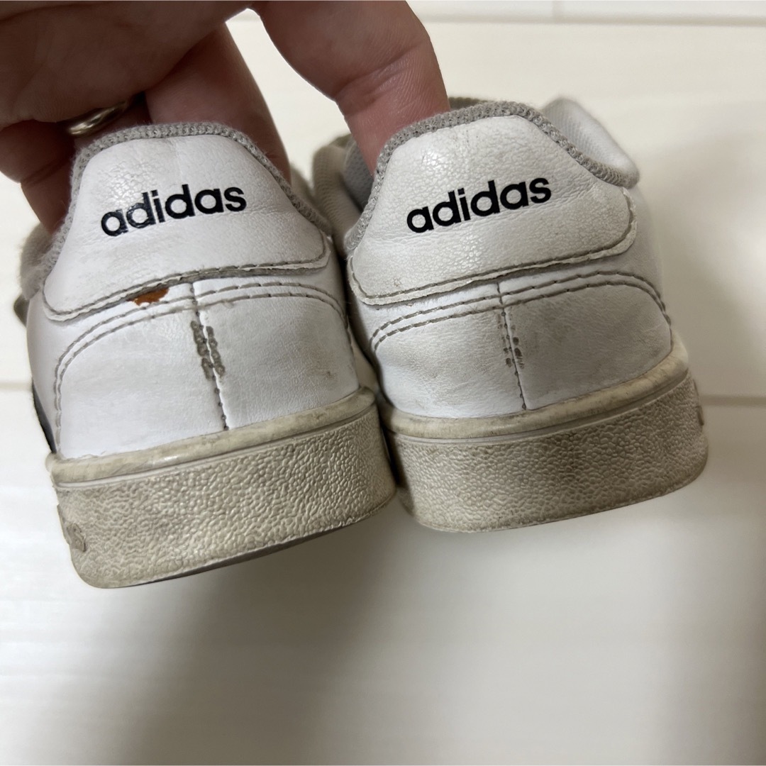 adidas(アディダス)のadidas♡スニーカー キッズ/ベビー/マタニティのキッズ靴/シューズ(15cm~)(スニーカー)の商品写真