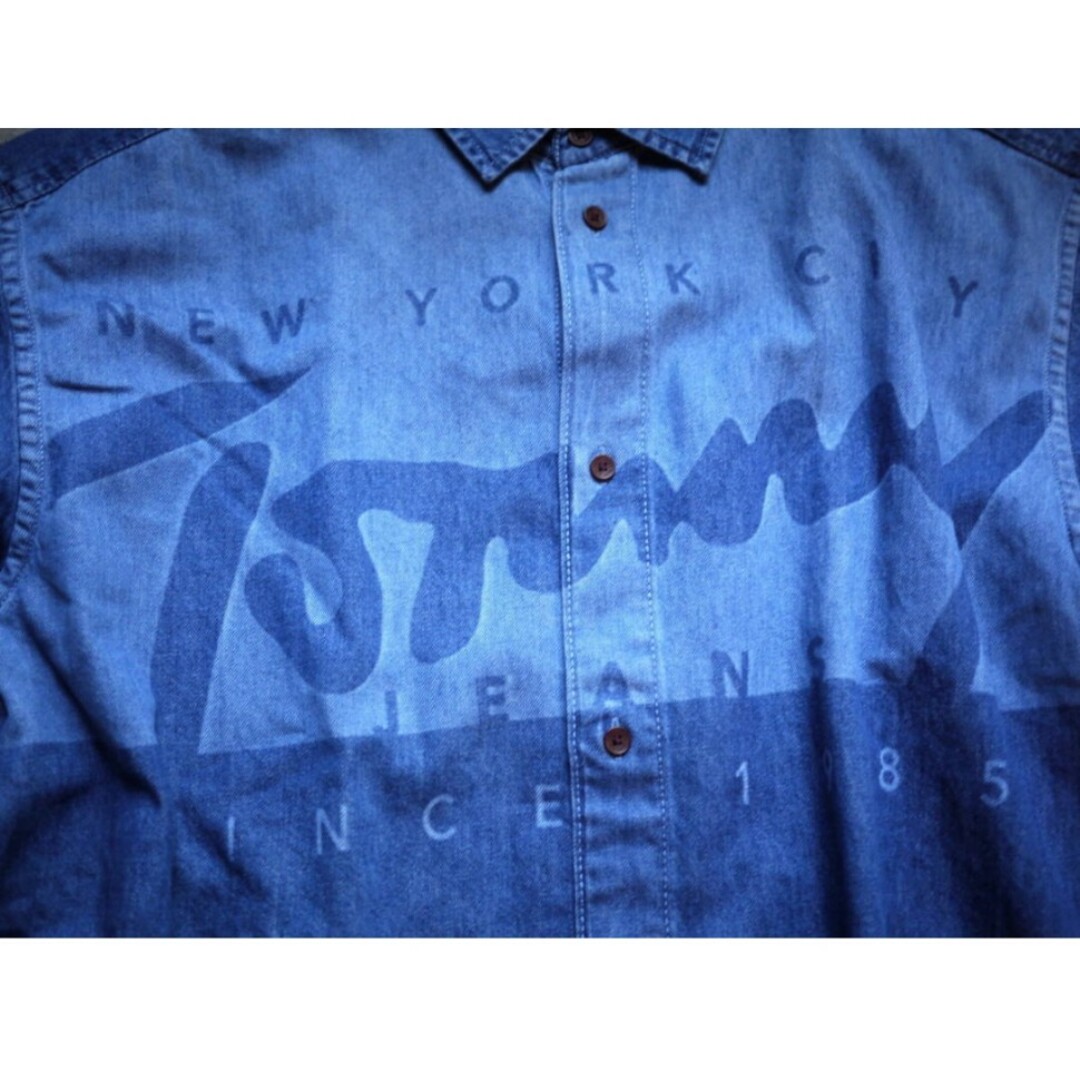 TOMMY JEANS(トミージーンズ)の新品未使用　トミージーンズ ロゴ デニム シャツ フラッグ  TOMMY HIL メンズのトップス(シャツ)の商品写真