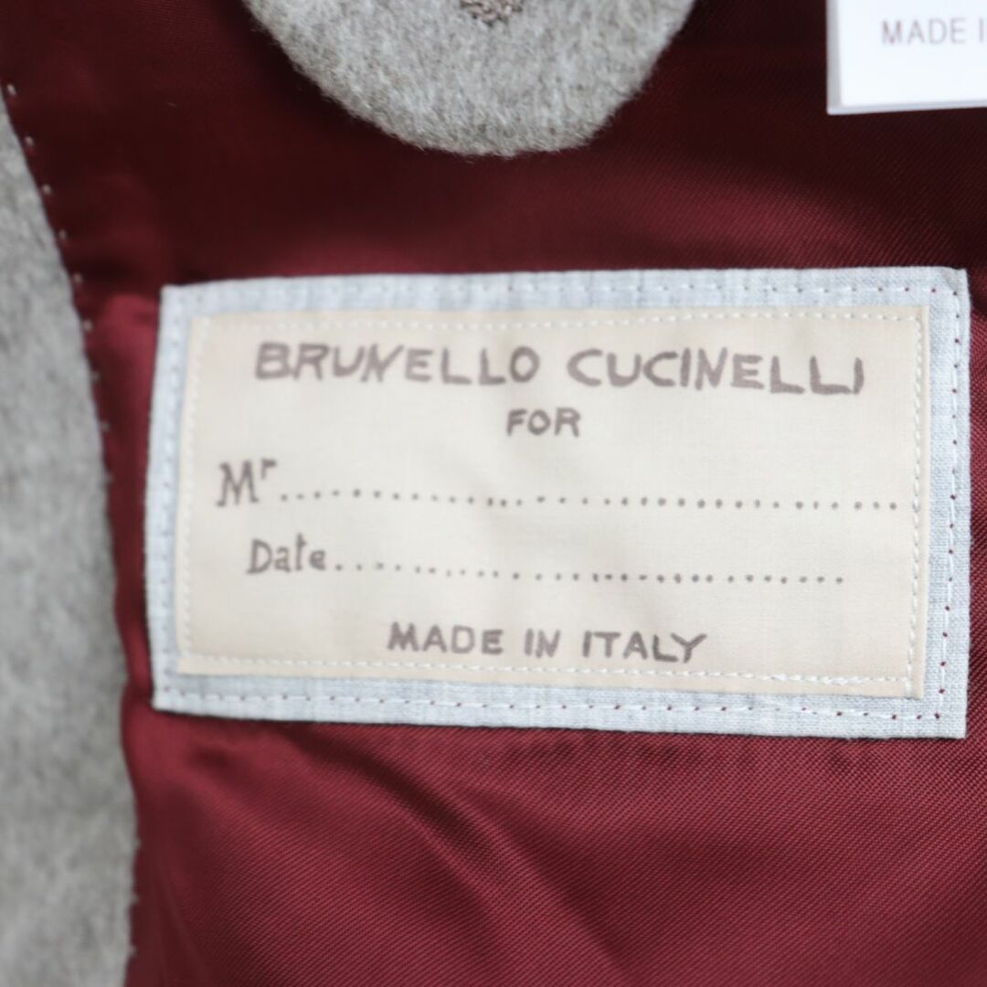 BRUNELLO CUCINELLI(ブルネロクチネリ)の未使用品◆Brunello Cucinelli ブルネロクチネリ カシミヤ100％ ロゴボタン ダブルブレスト ピーコート/Pコート グレージュ 52 イタリア製 メンズのジャケット/アウター(ピーコート)の商品写真