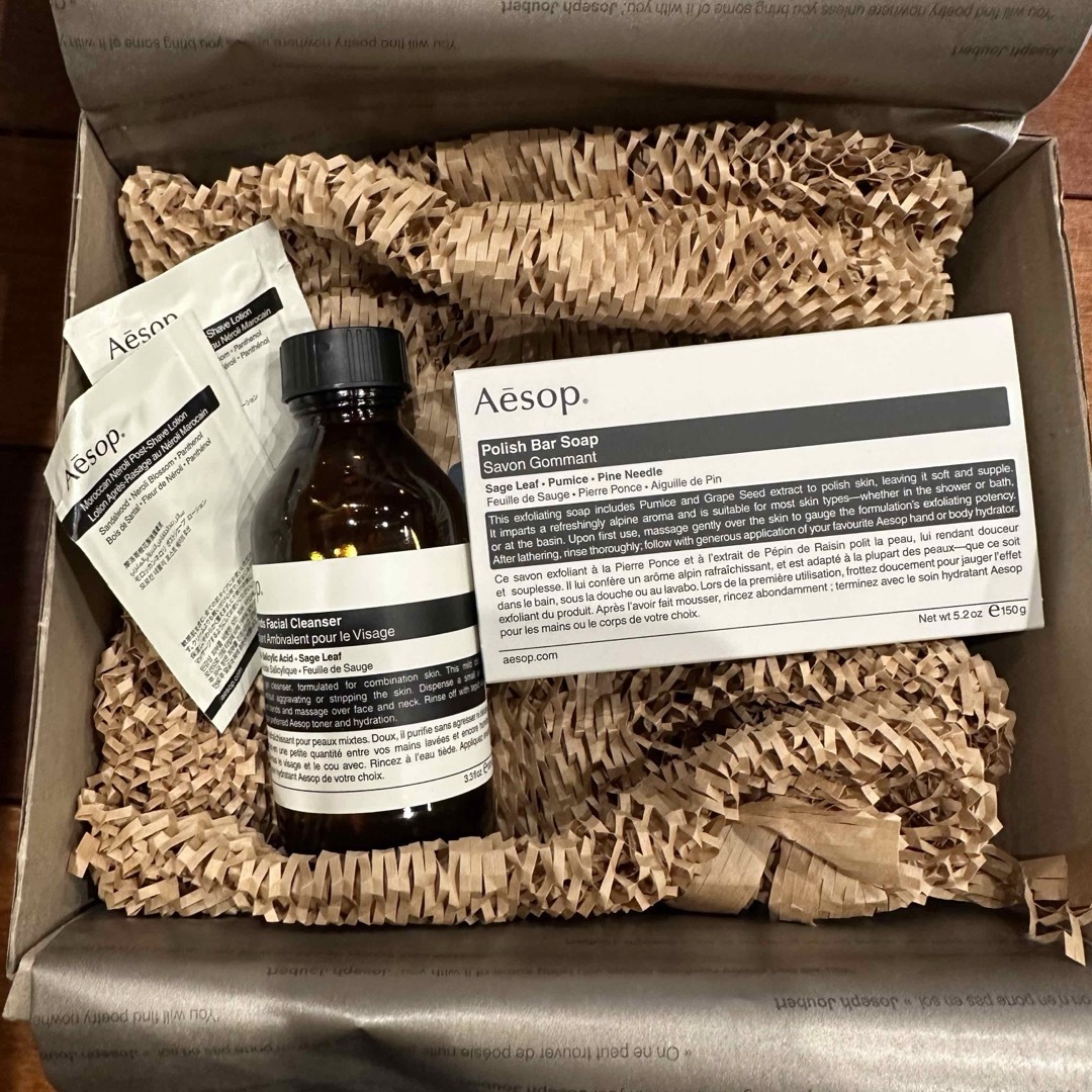 Aesop(イソップ)の新品ギフト　イソップ　フェイシャルクレンザー　ソープ　セット　銀座SIX店 コスメ/美容のスキンケア/基礎化粧品(洗顔料)の商品写真