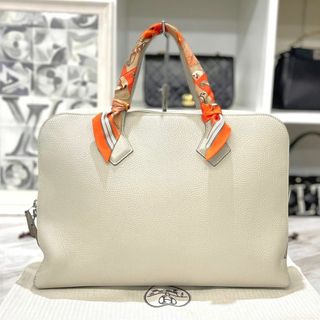 エルメス(Hermes)のエルメス　ヴィクトリアライト　トゴ　パールグレー　ビジネスバッグ　C刻印(ビジネスバッグ)