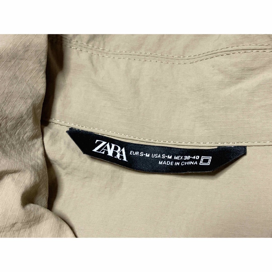 ZARA(ザラ)のタグ付新品未使用 ZARA テクニカルトレンチコート ベージュ ジャケット メンズのジャケット/アウター(トレンチコート)の商品写真