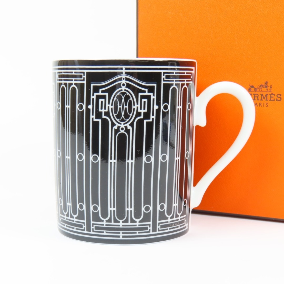 Hermes(エルメス)の未使用品 HERMES エルメス H DECO Hデコ コップ 食器 マグカップ 陶器 ブラック ユニセックス【中古】 インテリア/住まい/日用品のキッチン/食器(グラス/カップ)の商品写真