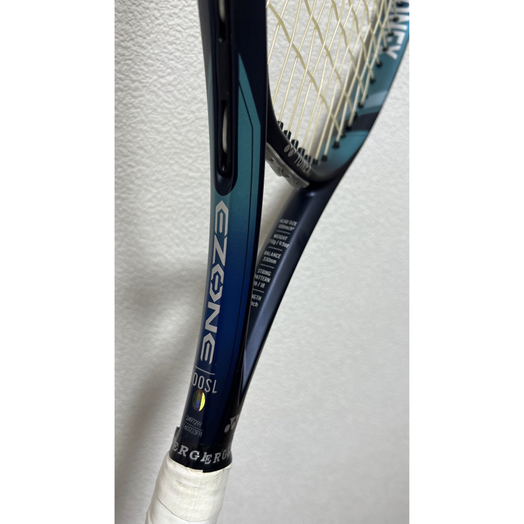 YONEX(ヨネックス)の【値下げ済】YONEX EZONE 100SL G0 ヨネックスイーゾーン スポーツ/アウトドアのテニス(ラケット)の商品写真