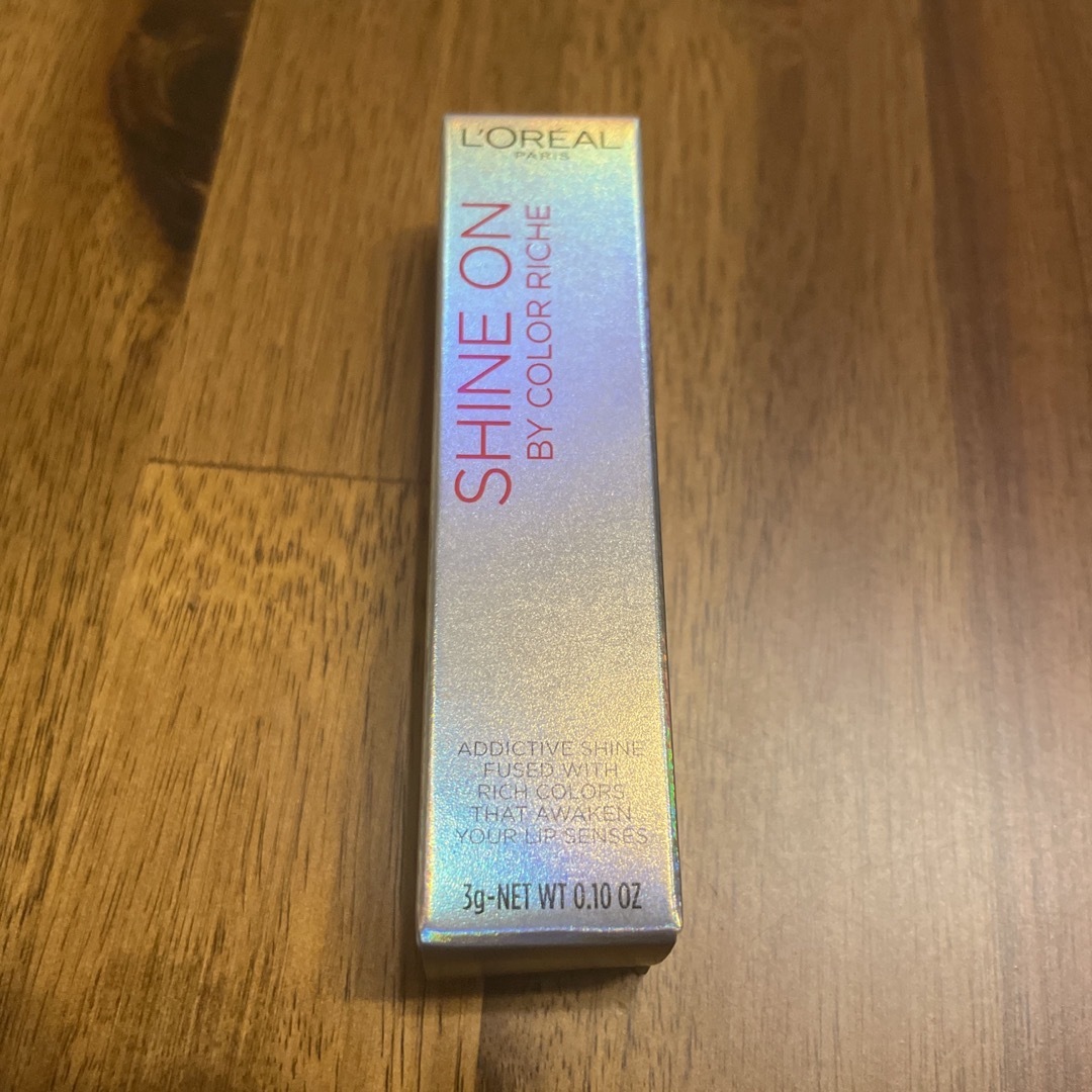 L'Oreal Paris(ロレアルパリ)のロレアル パリ シャインオン 954 ティーウィズミルク ツヤ リップ(3g) コスメ/美容のベースメイク/化粧品(リップグロス)の商品写真