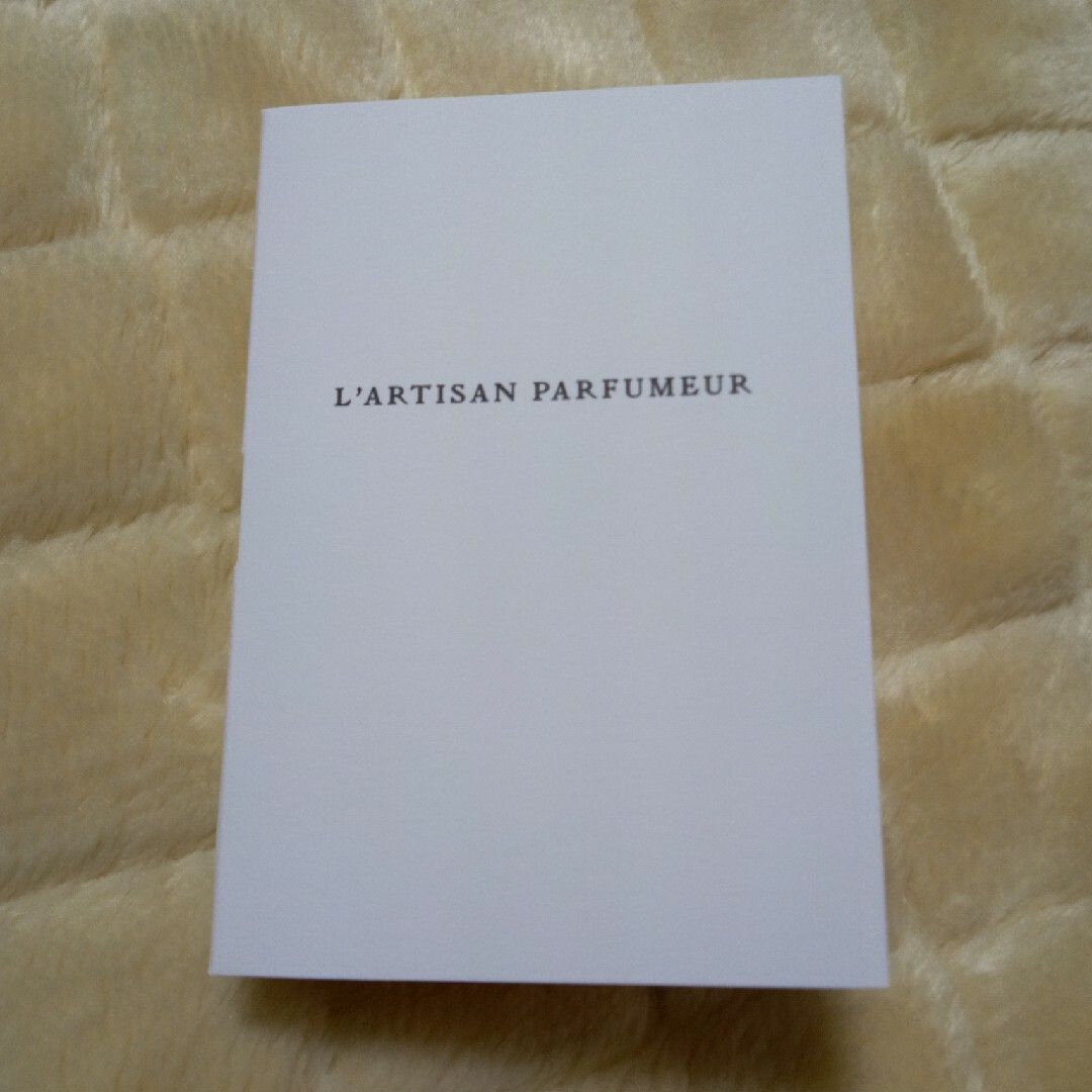 L'Artisan Parfumeur(ラルチザンパフューム)のラルチザンパフューム　アフルールドペッシュ　1.5ml コスメ/美容の香水(ユニセックス)の商品写真