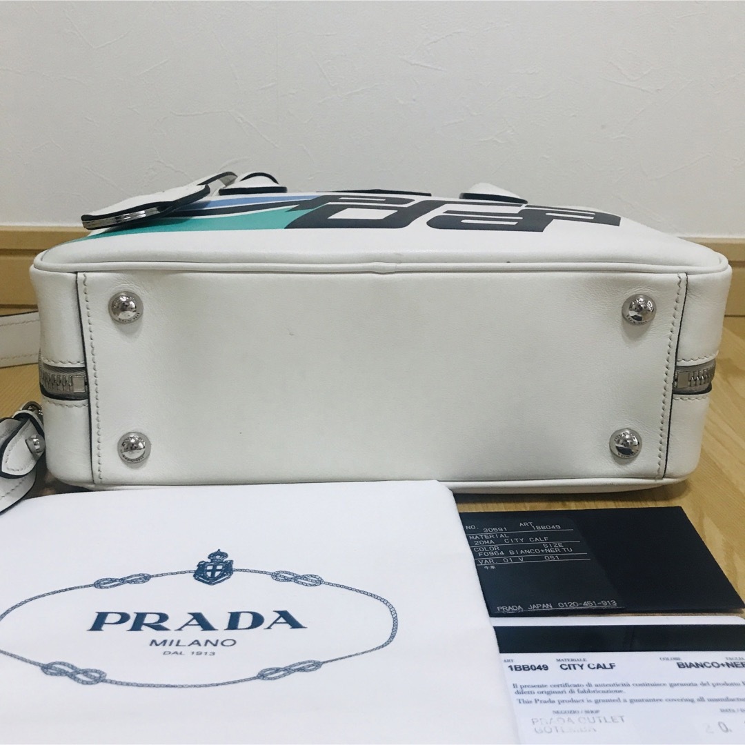 PRADA(プラダ)の 超美品 PRADA プラダ 2WAY ショルダーバッグ　ミニボストンバッグ　 レディースのバッグ(ショルダーバッグ)の商品写真