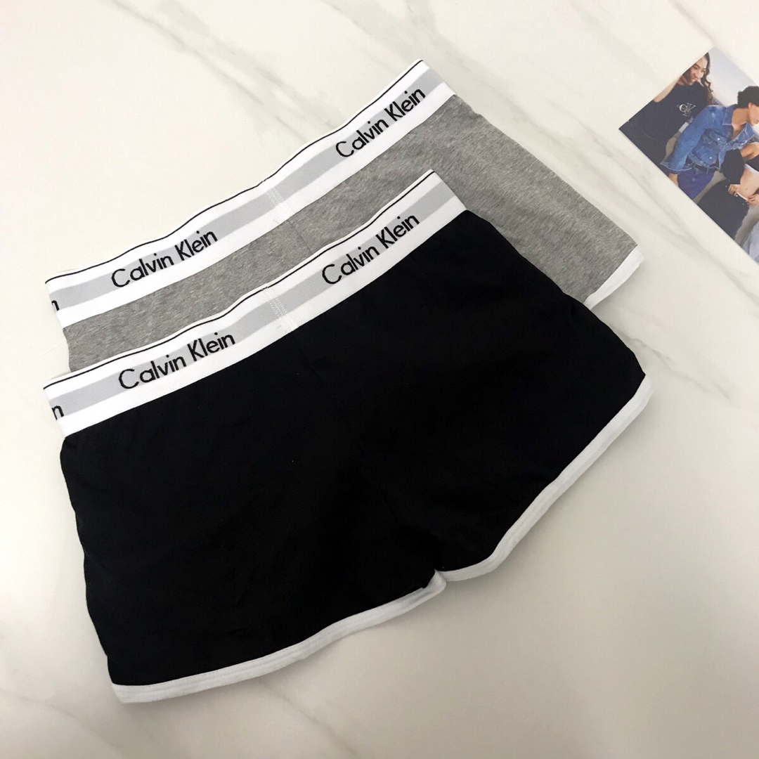 ck Calvin Klein(シーケーカルバンクライン)のカルバンクライン　ck ショートパンツ ブラック➕グレー 下着 Mサイズ レディースの下着/アンダーウェア(ショーツ)の商品写真