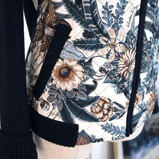 ★Salvatore Ferragamo★新タグ★極美品★中綿★ウール★ブルゾン ★Salvatore Ferragamo★新タグ★極美品★中綿★ウール★ブルゾン