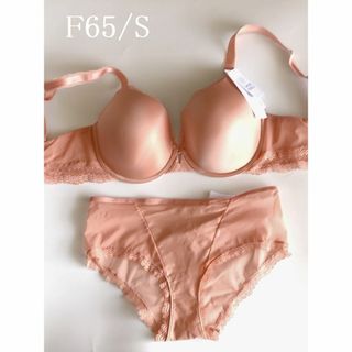 シモーヌペレール(Simone Perele)のF65+S☆Simone Perele　シモーヌ ペレール　高級　セット　ピンク(ブラ&ショーツセット)