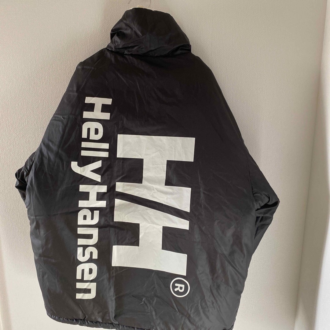 HELLY HANSEN(ヘリーハンセン)のHellyHansenヘリーハンセンダウンジャケットアウターリバーシブル白黒長袖 メンズのジャケット/アウター(ダウンジャケット)の商品写真