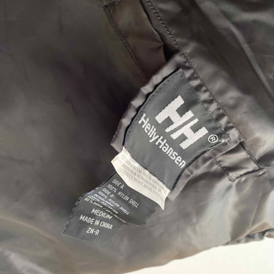 HELLY HANSEN(ヘリーハンセン)のHellyHansenヘリーハンセンダウンジャケットアウターリバーシブル白黒長袖 メンズのジャケット/アウター(ダウンジャケット)の商品写真