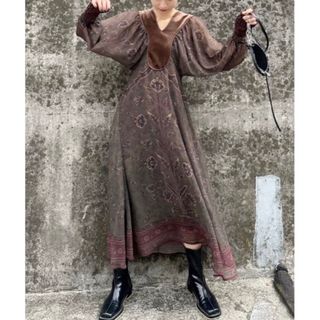 アメリヴィンテージ(Ameri VINTAGE)のAMERI VELOUR DOCKING SCARF DRESS(ロングワンピース/マキシワンピース)