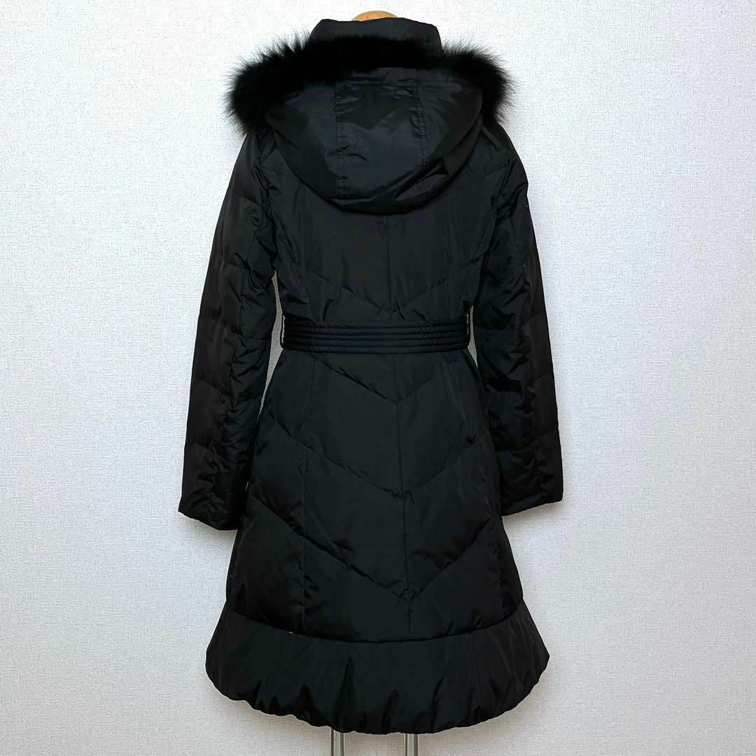 COMME CA ISM(コムサイズム)の美品✨コムサイズム ロングダウンコート ファー付き ベルト ブラック Aライン レディースのジャケット/アウター(ダウンジャケット)の商品写真