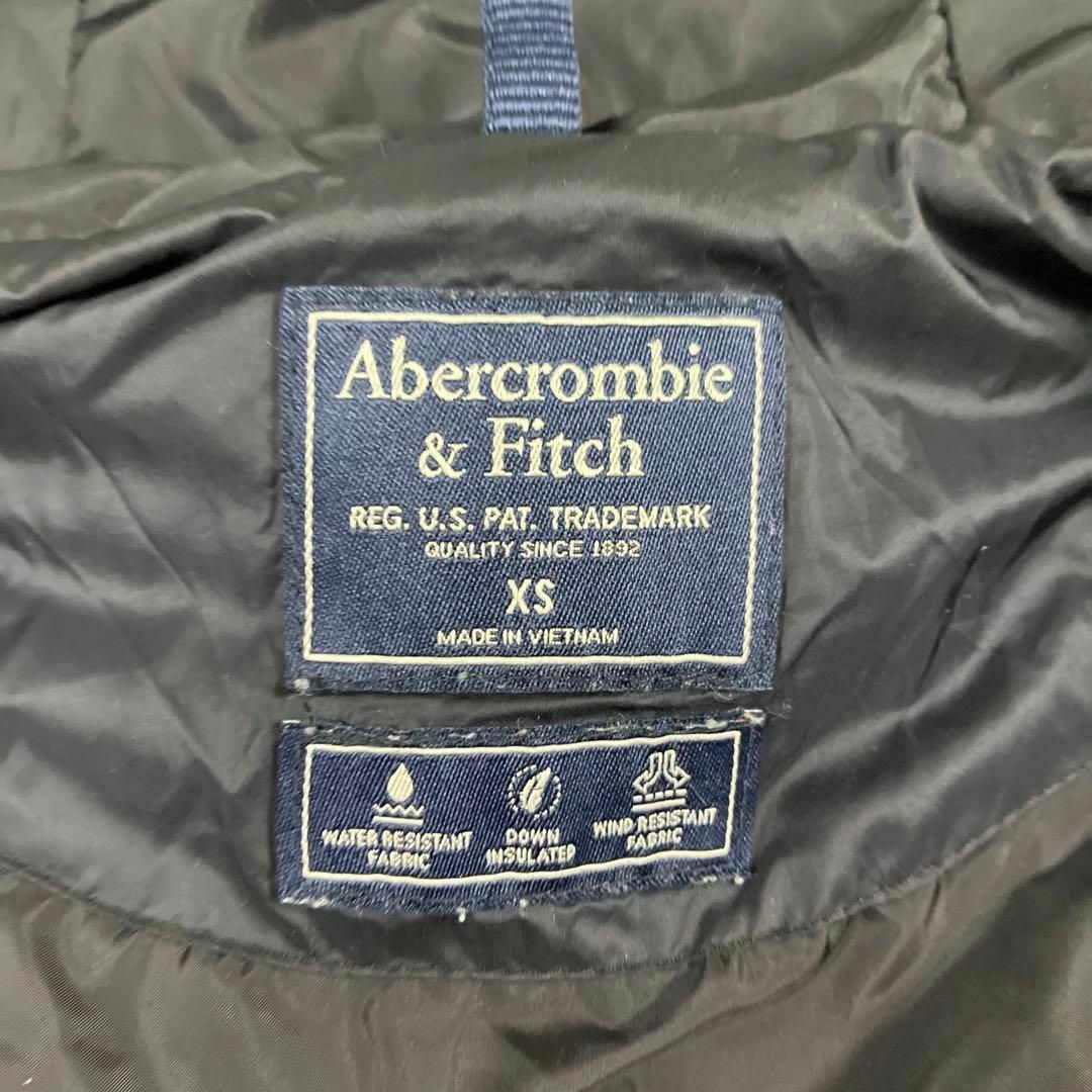 Abercrombie&Fitch(アバクロンビーアンドフィッチ)のアバクロ　ファーダウンコート　ダウンジャケット　ダークネイビー　XS レディースのジャケット/アウター(ダウンジャケット)の商品写真