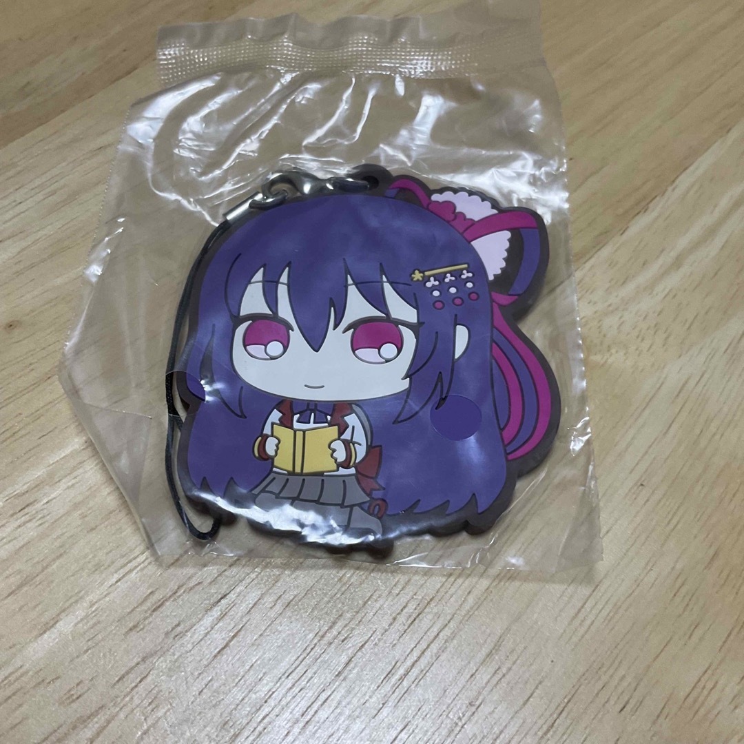 白猫 ストラップ 紫髪 エンタメ/ホビーのアニメグッズ(ストラップ)の商品写真