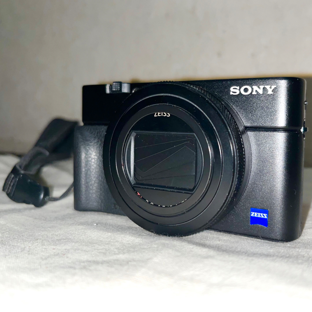 SONY RX100M7【マクロレンズ・グリップ・ストラップ・ケース付】RX100M7