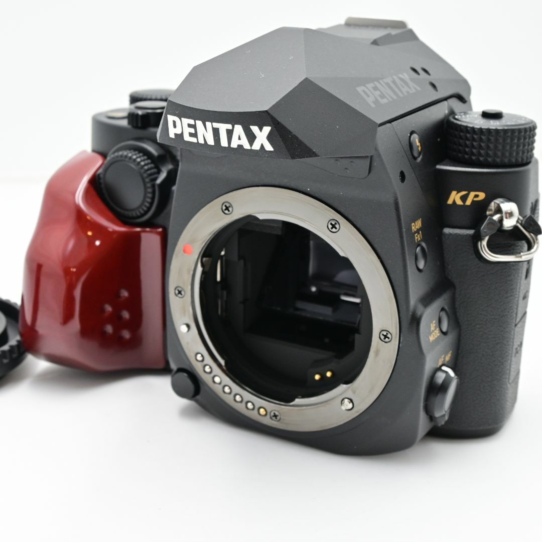 ペンタックス　PENTAX KP J limited Black & Gold スマホ/家電/カメラのカメラ(デジタル一眼)の商品写真