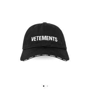 VETEMENTS ブラックキャップ