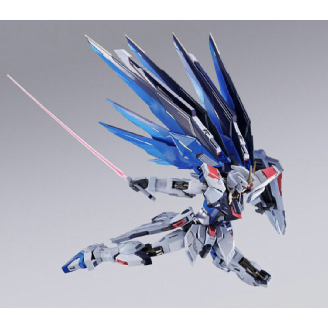 BANDAI(バンダイ)のMETAL BUILD フリーダムガンダム SNOW SPARKLE Ver. エンタメ/ホビーのフィギュア(アニメ/ゲーム)の商品写真