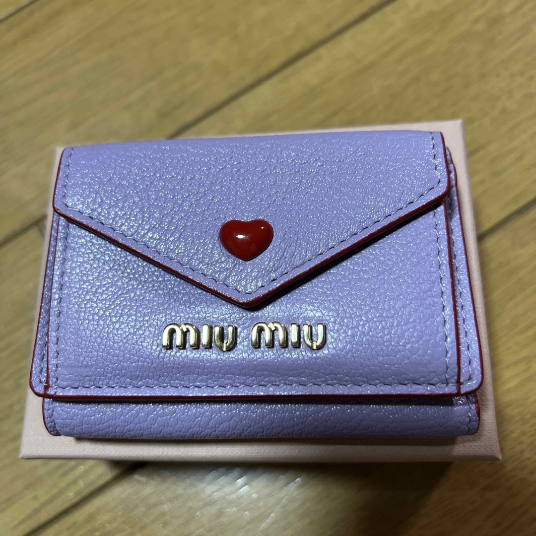 miumiu(ミュウミュウ)のミュウミュウmiu miuラブレターマドラスラブミニ財布新品未使用品 レディースのファッション小物(財布)の商品写真