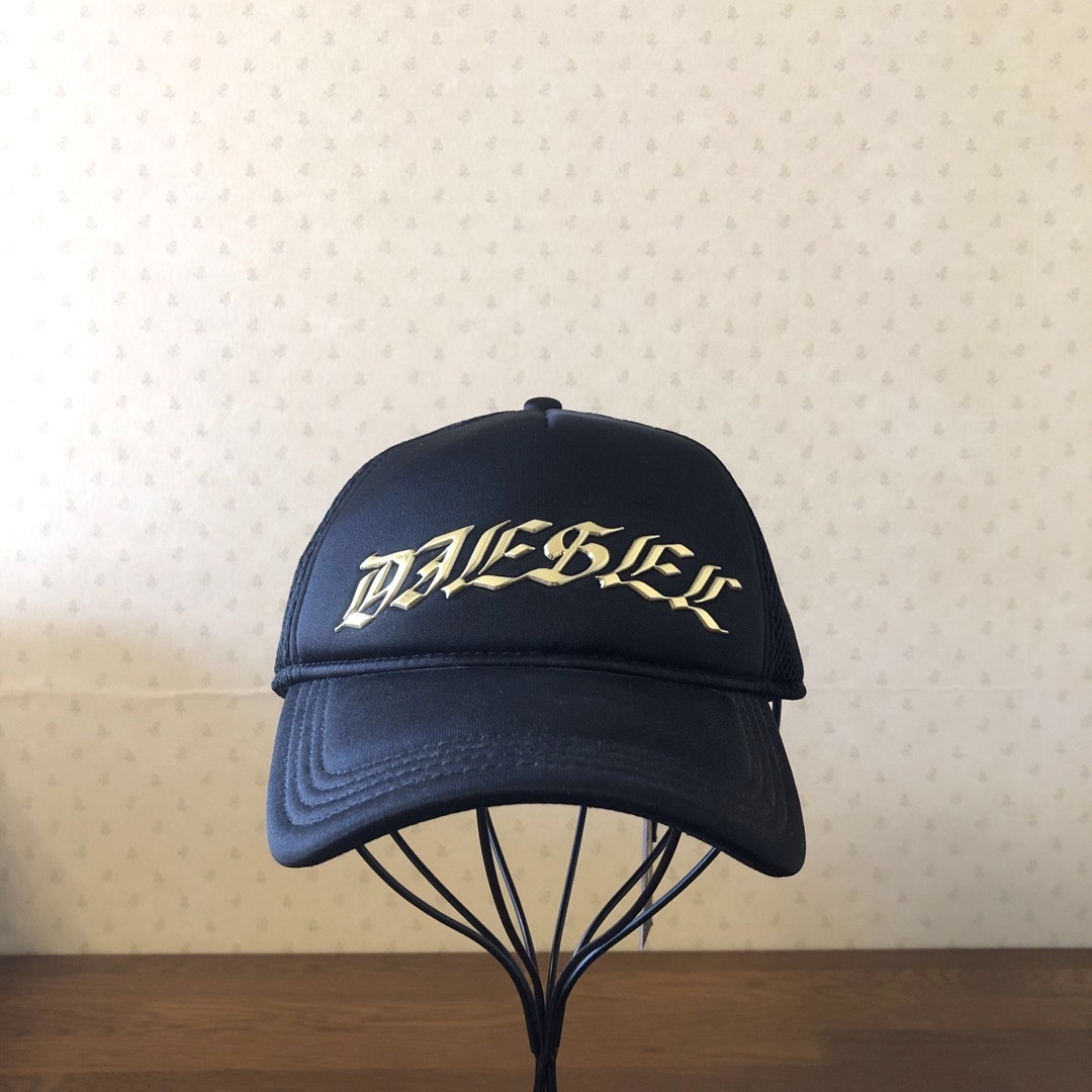 ★新品・タグ付き★DIESEL　ディーゼル　キャップ　ゴールドロゴ　黒　ブラック