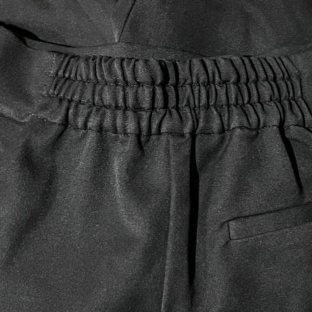 DouDou(ドゥドゥ)の㊳ 2023AW 新品 DOUDOU センタープレスショートパンツ ブラック レディースのパンツ(ショートパンツ)の商品写真