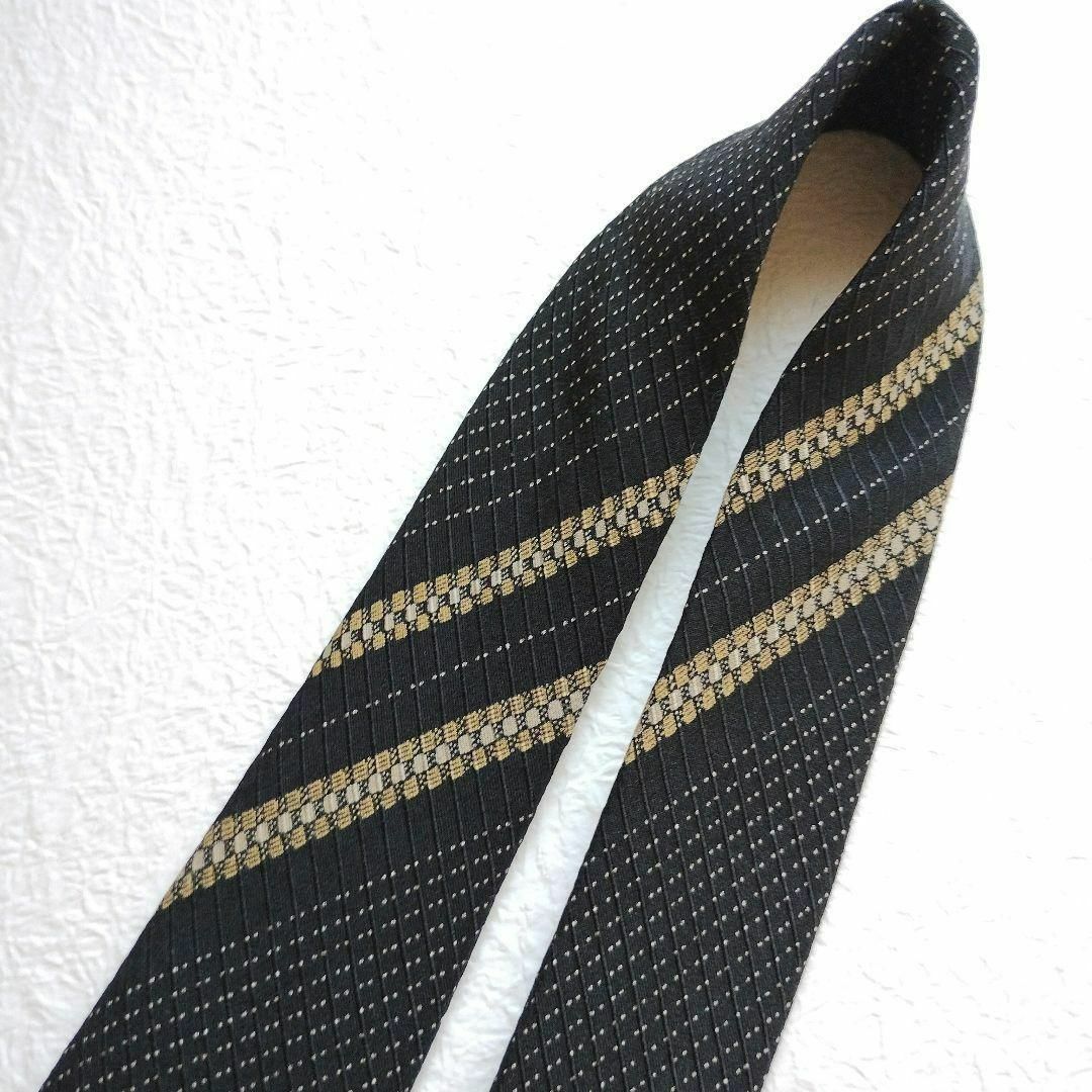 Giorgio Armani(ジョルジオアルマーニ)の【イタリア製】ジョルジオ・アルマーニ ネクタイ ブラック ストライプ 高級 メンズのファッション小物(ネクタイ)の商品写真