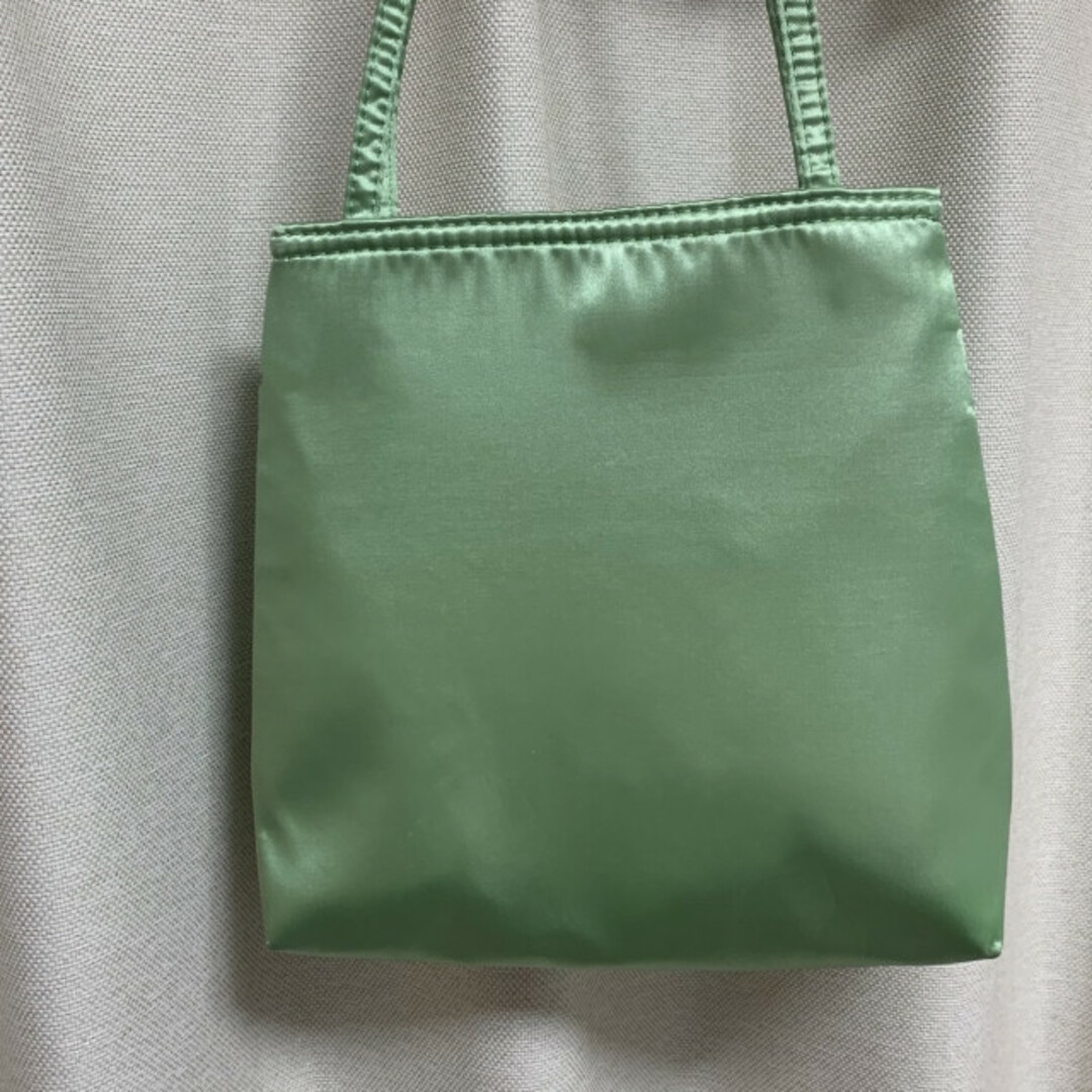 サテン カラー バッグ ミニトート 緑 春物 夏物 キラキラ ナチュラル 韓国 レディースのバッグ(ハンドバッグ)の商品写真
