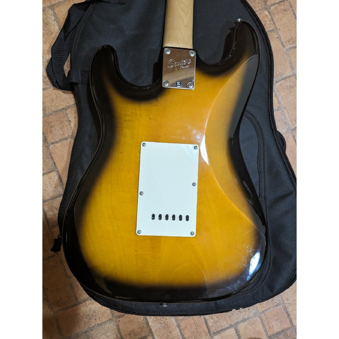 SQUIER(スクワイア)のsquire by fender  ストラトキャスター　サンバースト 楽器のギター(エレキギター)の商品写真