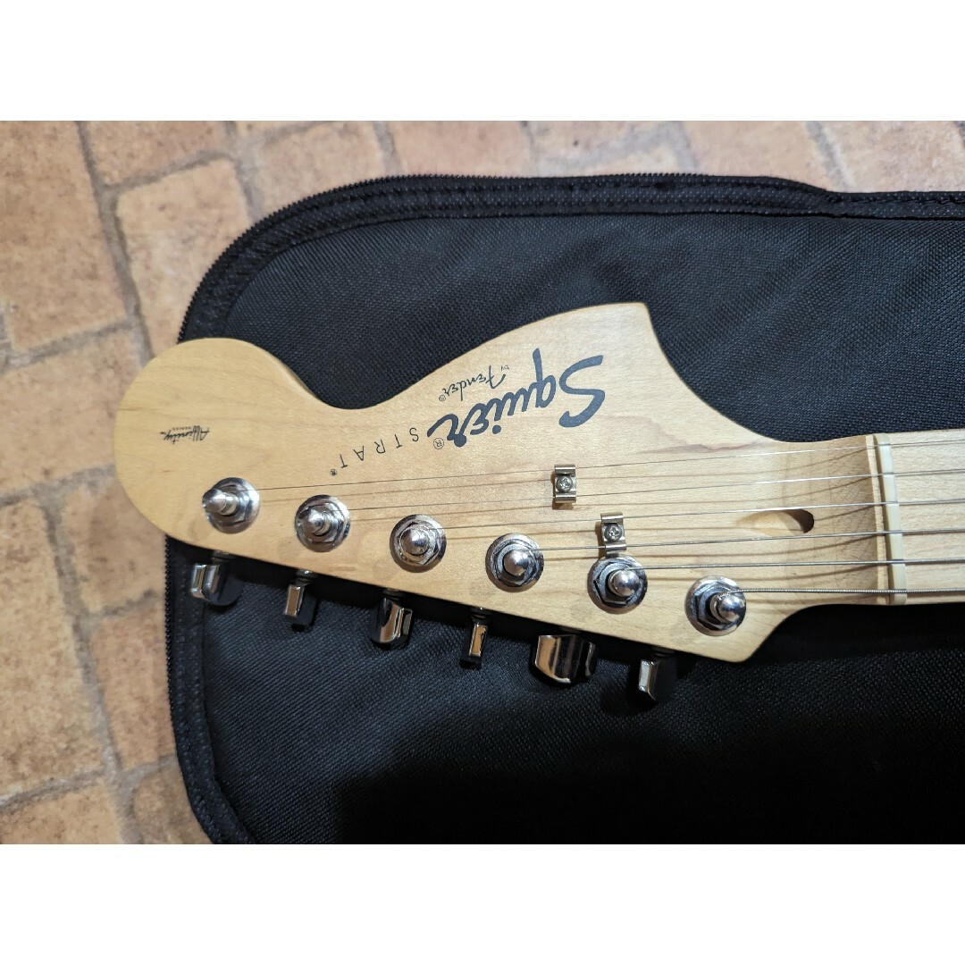 SQUIER(スクワイア)のsquire by fender  ストラトキャスター　サンバースト 楽器のギター(エレキギター)の商品写真