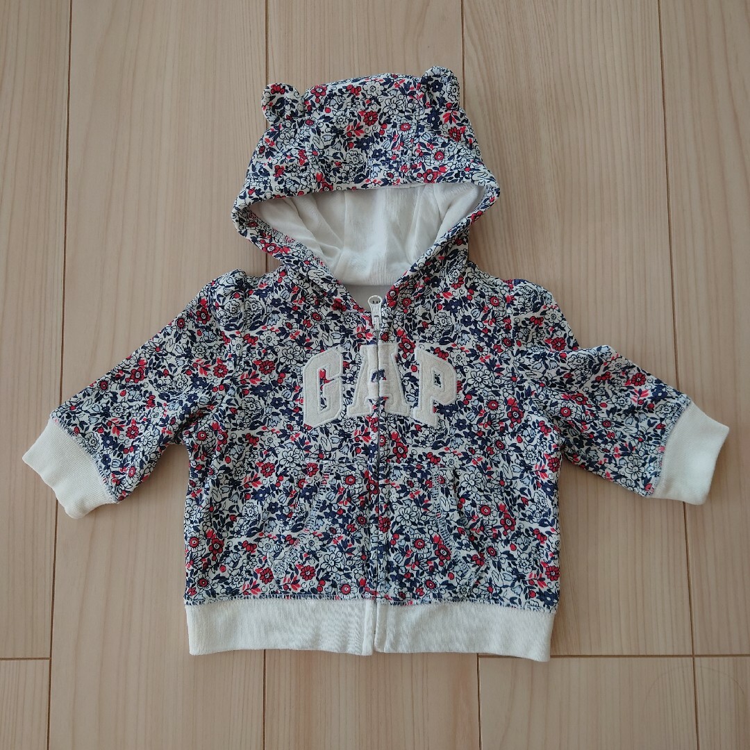 babyGAP(ベビーギャップ)のGAP パーカー キッズ/ベビー/マタニティのベビー服(~85cm)(トレーナー)の商品写真