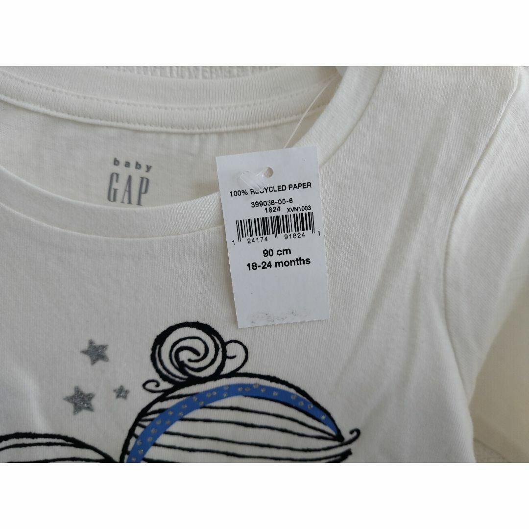 babyGAP(ベビーギャップ)のGAP プリント 長袖Tシャツ 未使用 90 キッズ/ベビー/マタニティのキッズ服女の子用(90cm~)(Tシャツ/カットソー)の商品写真