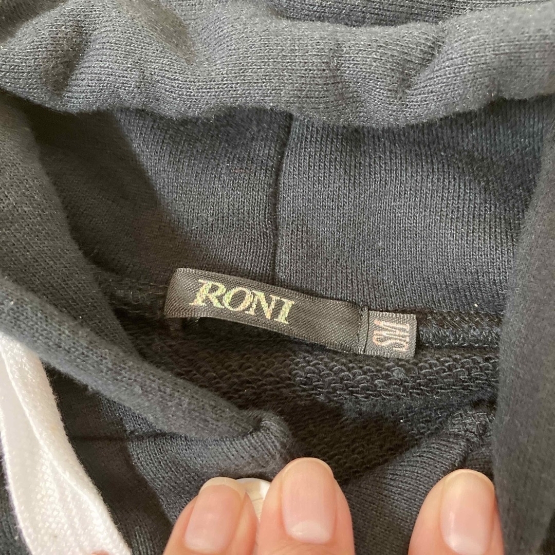 RONI(ロニィ)のRONI  パーカー　ワンピース　SM  125㌢ キッズ/ベビー/マタニティのキッズ服女の子用(90cm~)(ワンピース)の商品写真