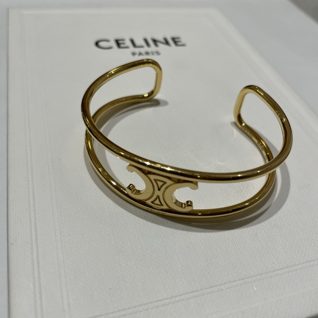 celine(セリーヌ)のCELINE♦︎セリーヌ トリオンフ ゴールドバングル レディースのアクセサリー(ブレスレット/バングル)の商品写真