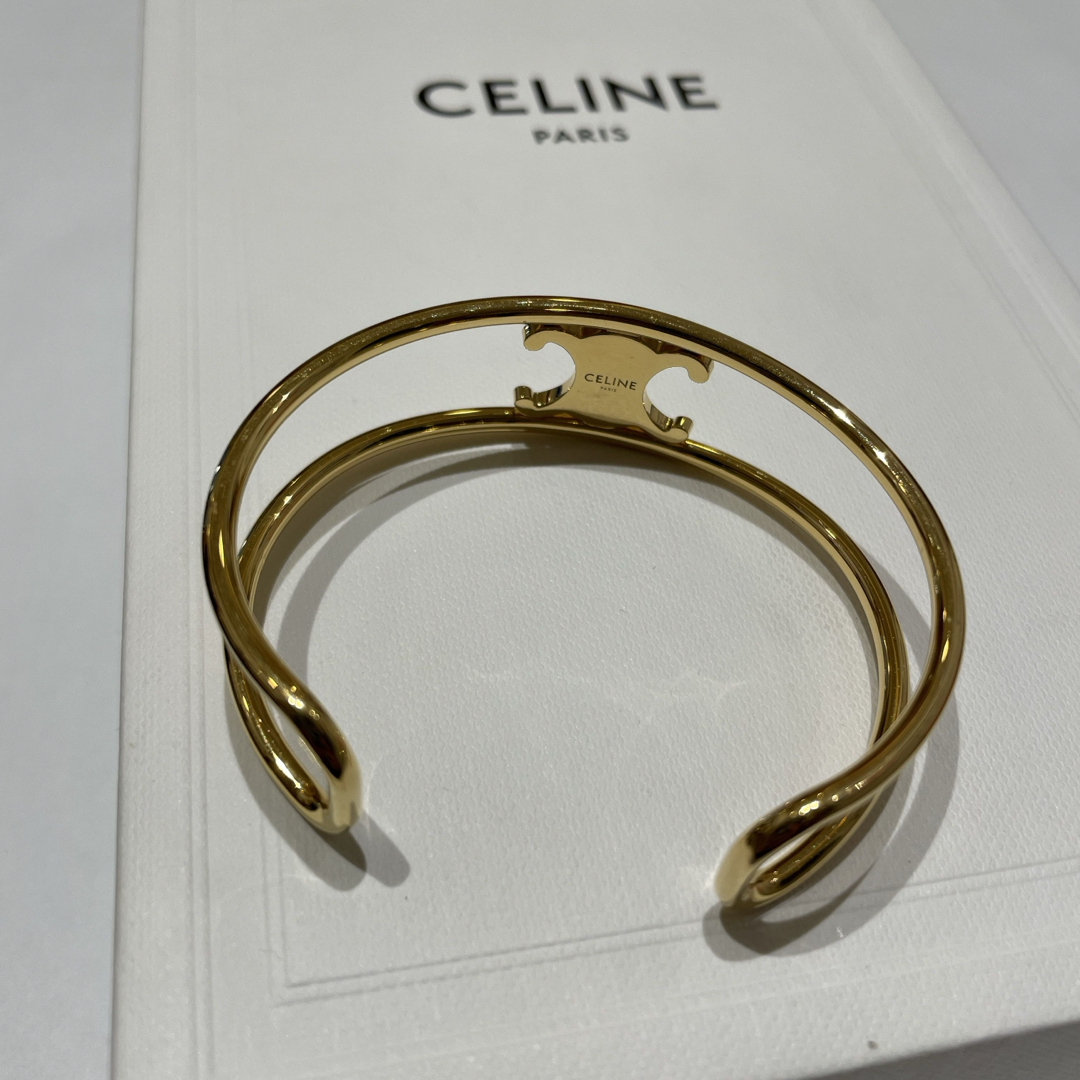 celine(セリーヌ)のCELINE♦︎セリーヌ トリオンフ ゴールドバングル レディースのアクセサリー(ブレスレット/バングル)の商品写真