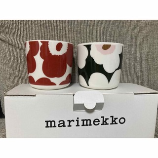 マリメッコ(marimekko)のマリメッコ　ラテマグ　マグカップ　UNIKKOグリーン、レッド2個セット　新品(食器)