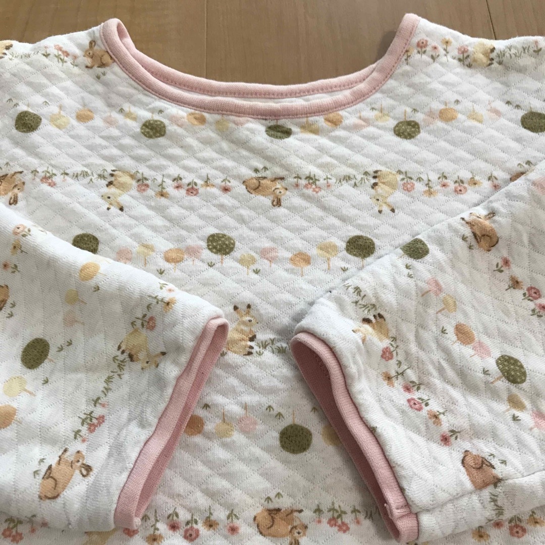 UNIQLO(ユニクロ)のユニクロ　キルトパジャマ　110 キッズ/ベビー/マタニティのキッズ服女の子用(90cm~)(パジャマ)の商品写真